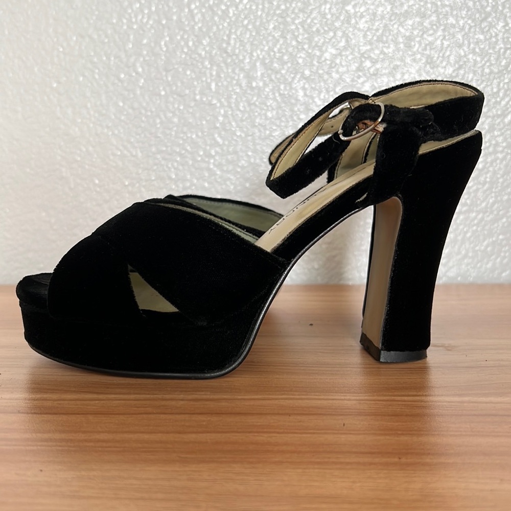 Chinese Laundry Platform Peep Toe Heels Velvet